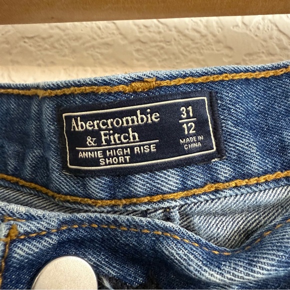 Abercrombie & Fitch ANNIE HIGH RISE SHORT Size 31 | 12 - Picture 3 of 3